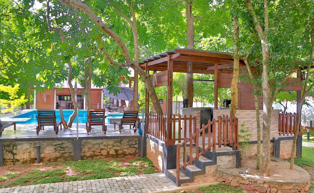 Tepraas Sigiriya Hotel ภายนอก รูปภาพ