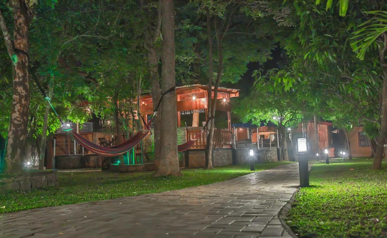 Tepraas Sigiriya Hotel ภายนอก รูปภาพ